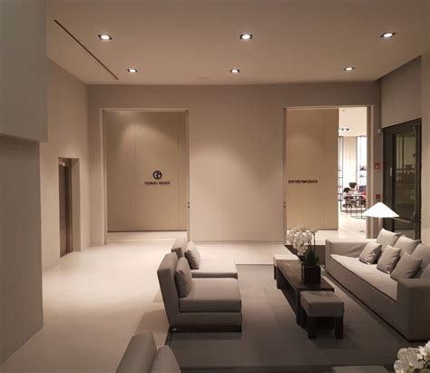 showroom armani milano